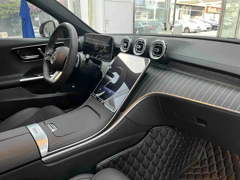 Mercedes-Benz C-Class — миниатюра 8