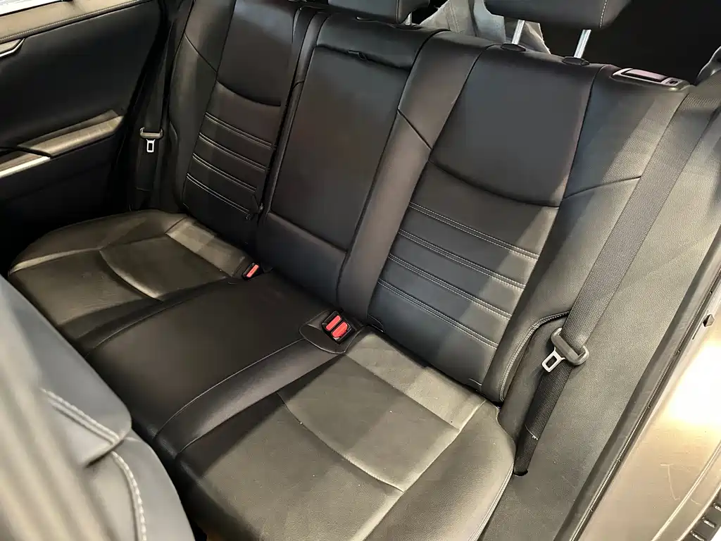 Toyota RAV4 — миниатюра 15