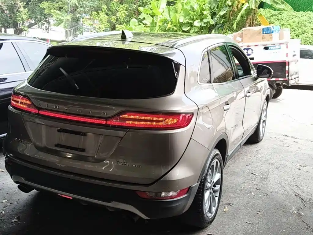 Lincoln MKC — миниатюра 7
