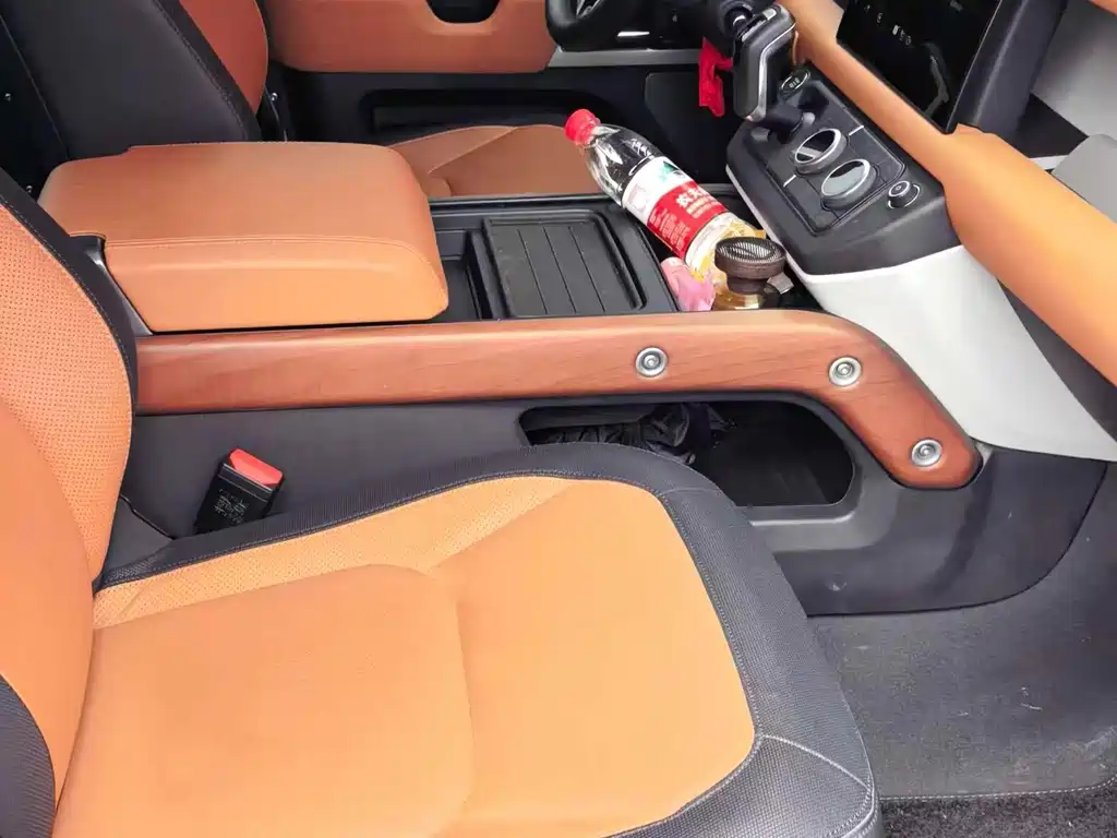 Land Rover Defender — миниатюра 5