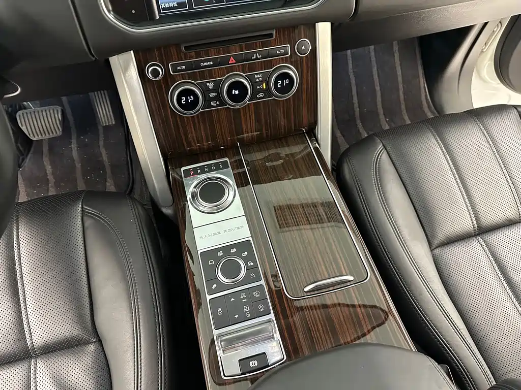 Land Rover Range Rover — миниатюра 21