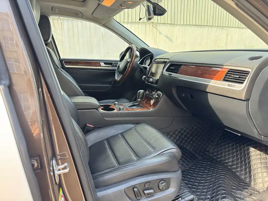 Volkswagen Touareg — миниатюра 8