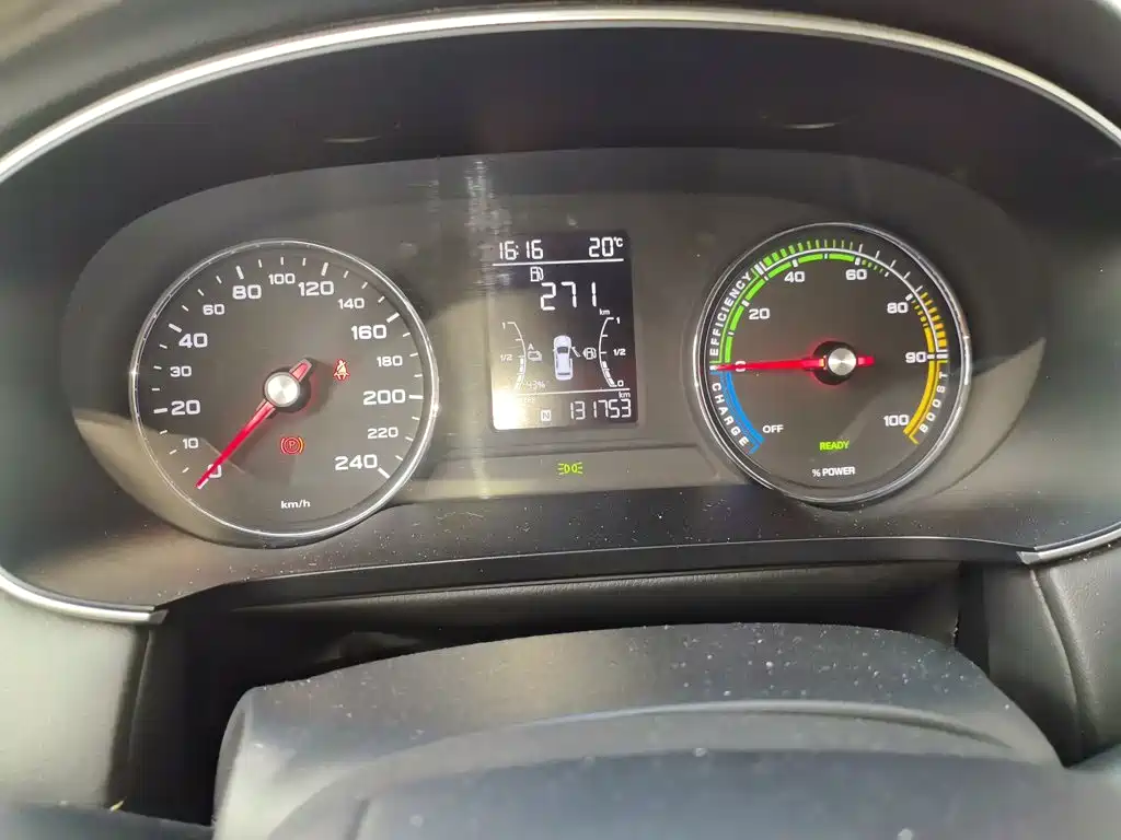 Roewe i6 MAX New Energy — миниатюра 13