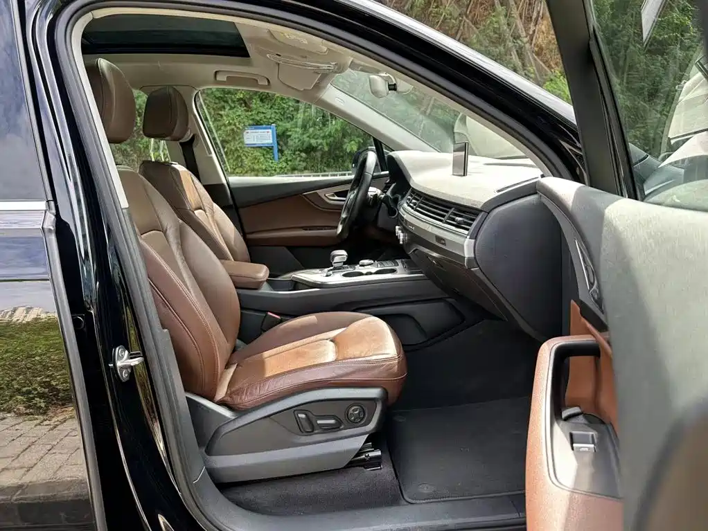 Audi Q7 — миниатюра 12