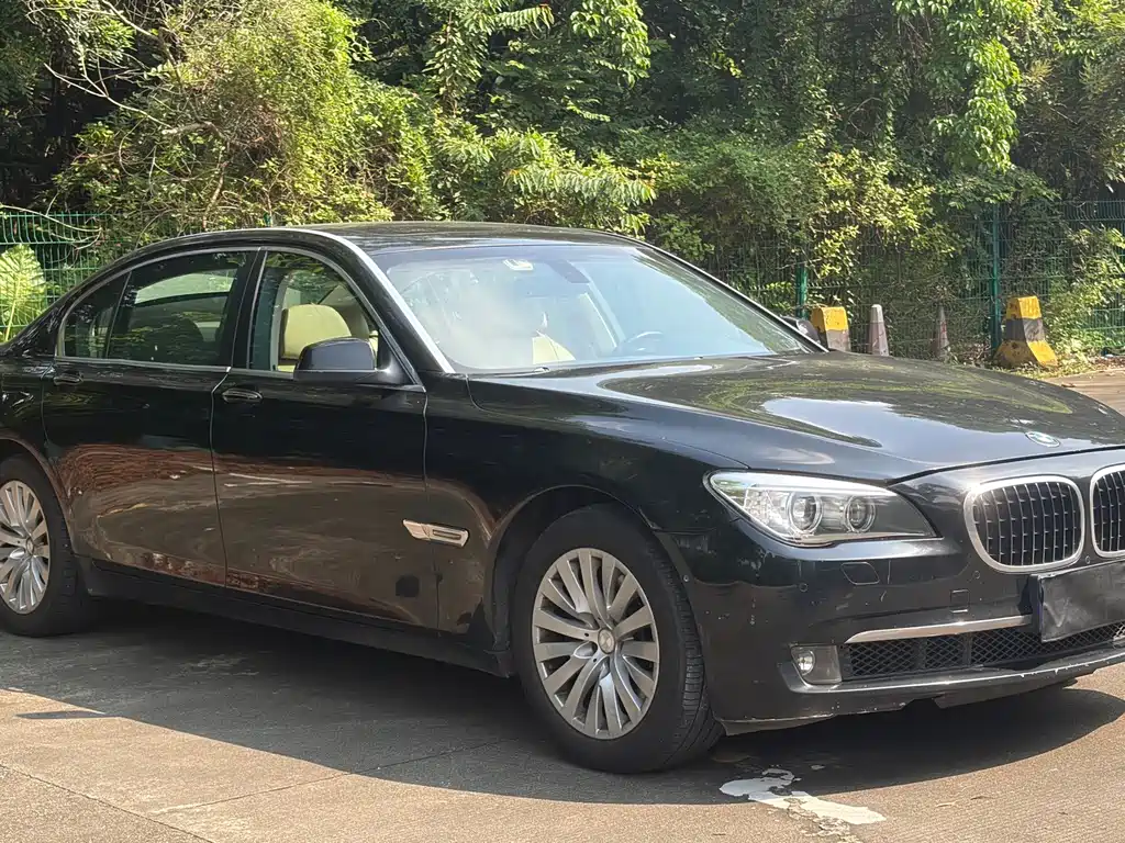 BMW 7 Series — миниатюра 2