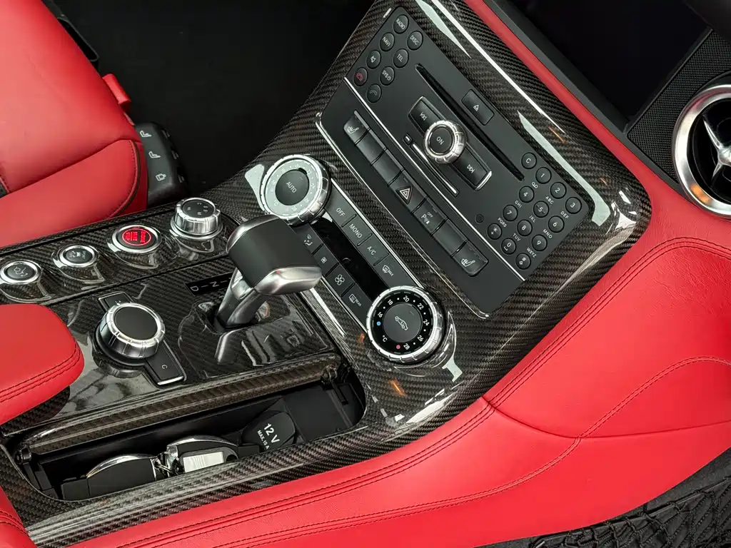 Mercedes-Benz SLS AMG — миниатюра 6