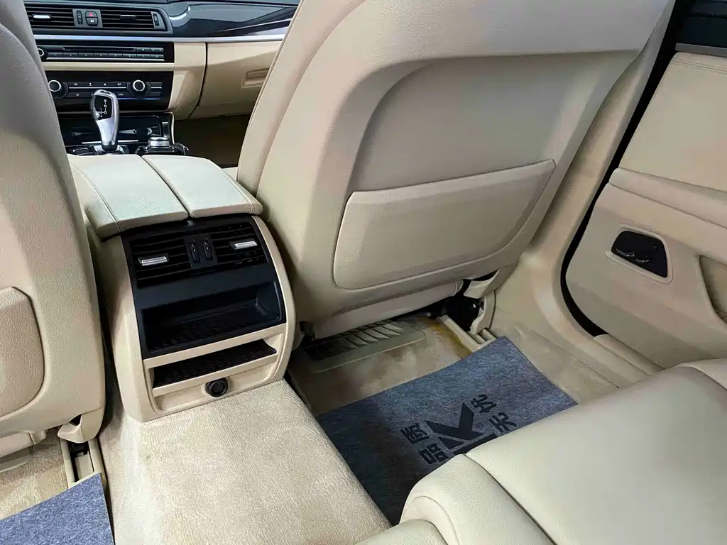 BMW 5 Series — миниатюра 9