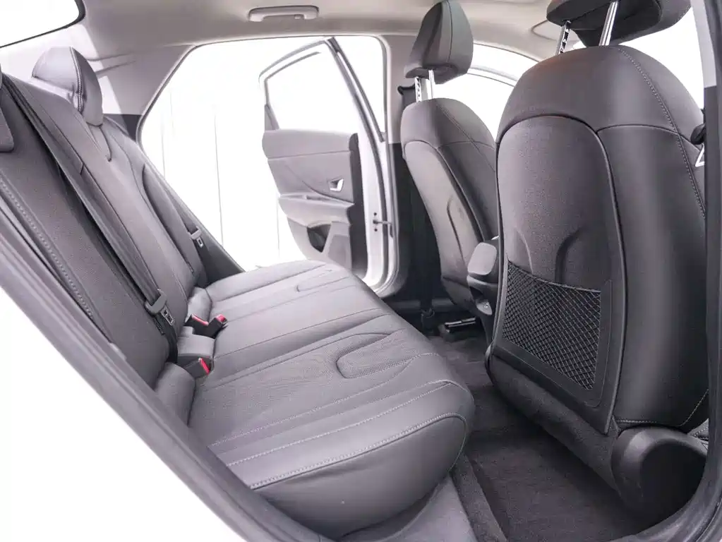 Hyundai Elantra — миниатюра 22