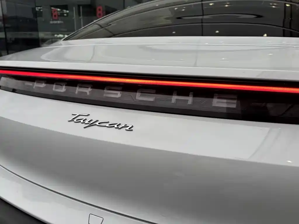 Porsche Taycan — миниатюра 20
