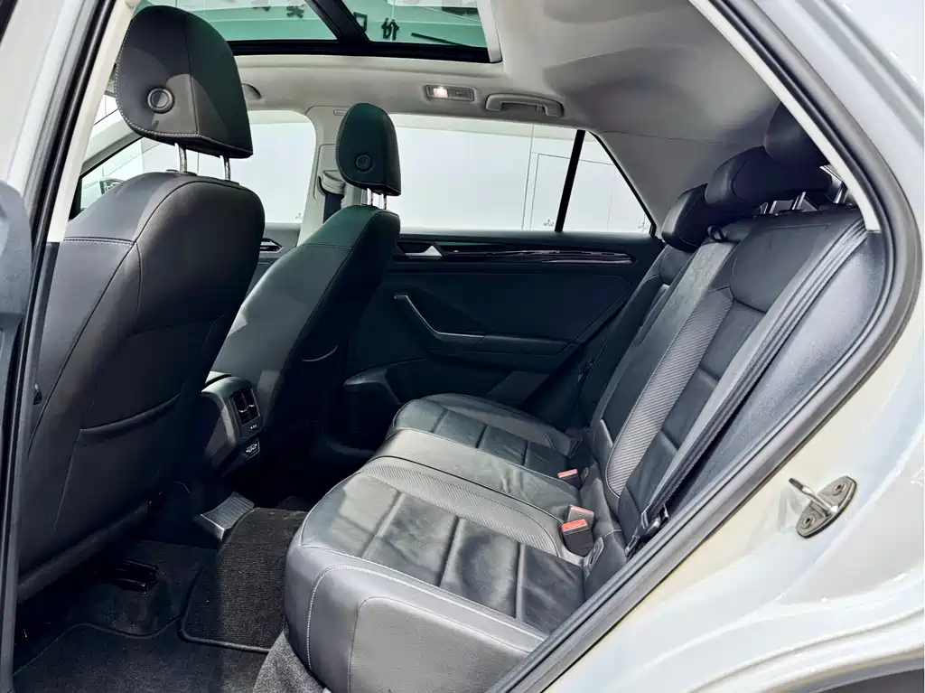 VOLKSWAGEN T ROC EXPLORING SONGS