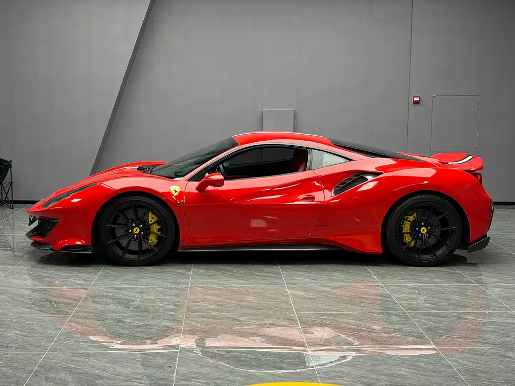 Ferrari 488 — миниатюра 6