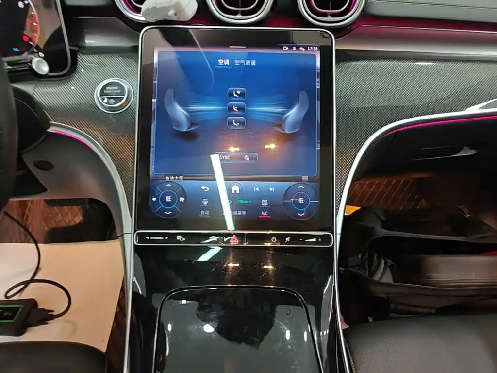 Mercedes-Benz C-Class — миниатюра 13