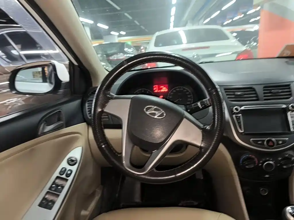 Hyundai Verna — миниатюра 11
