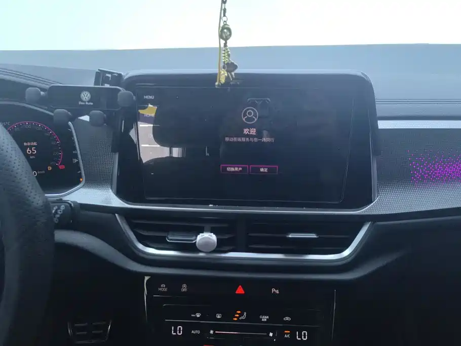 Volkswagen T-Roc — миниатюра 13