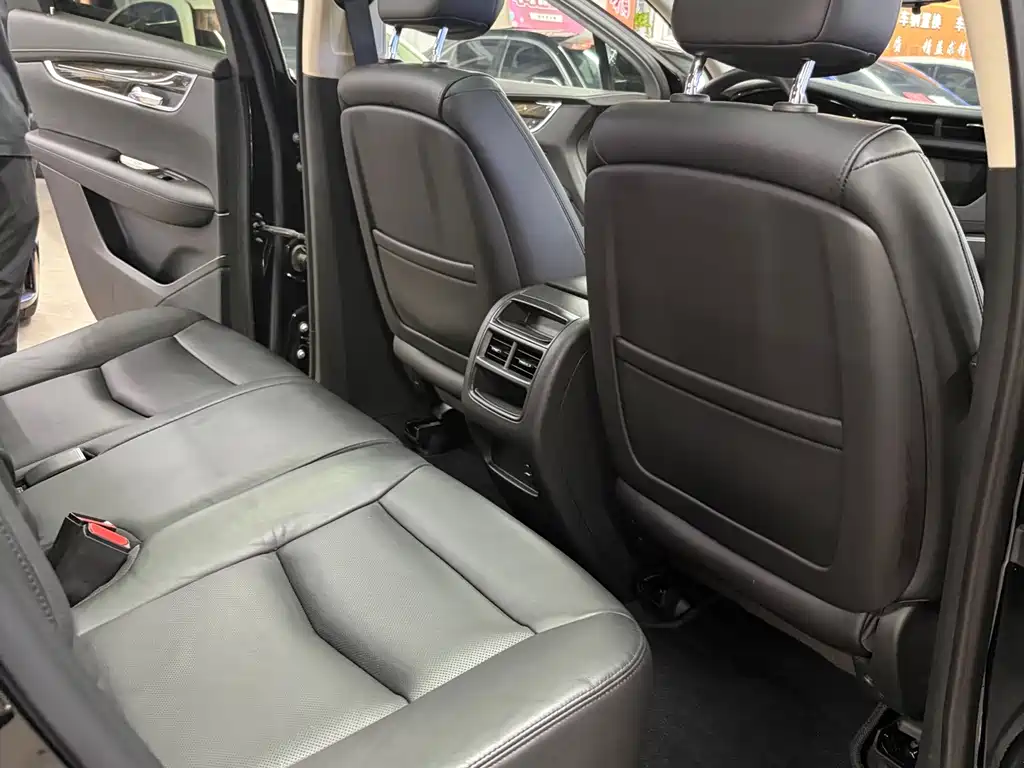 Cadillac XT5 — миниатюра 12