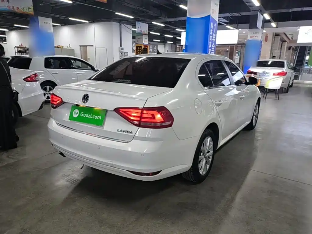 Volkswagen Lavida — миниатюра 7