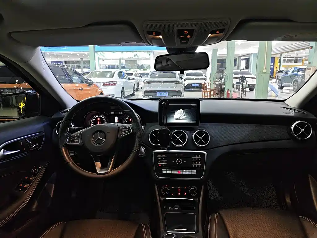 Mercedes-Benz GLA — миниатюра 3