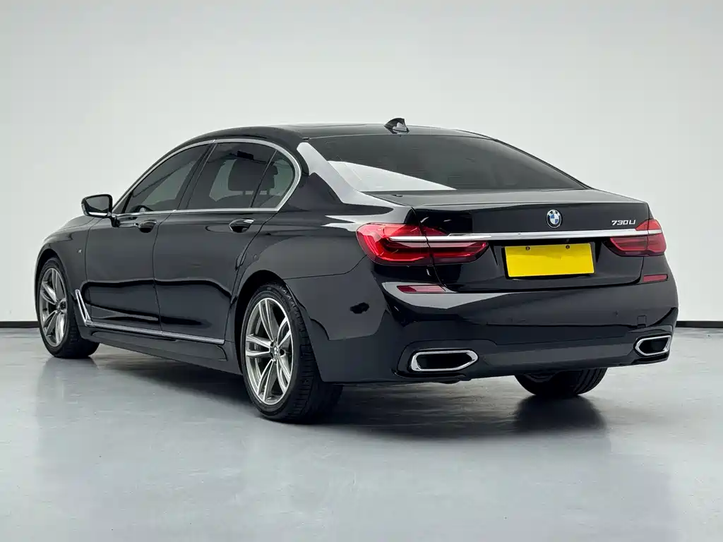 BMW 7 Series — миниатюра 4