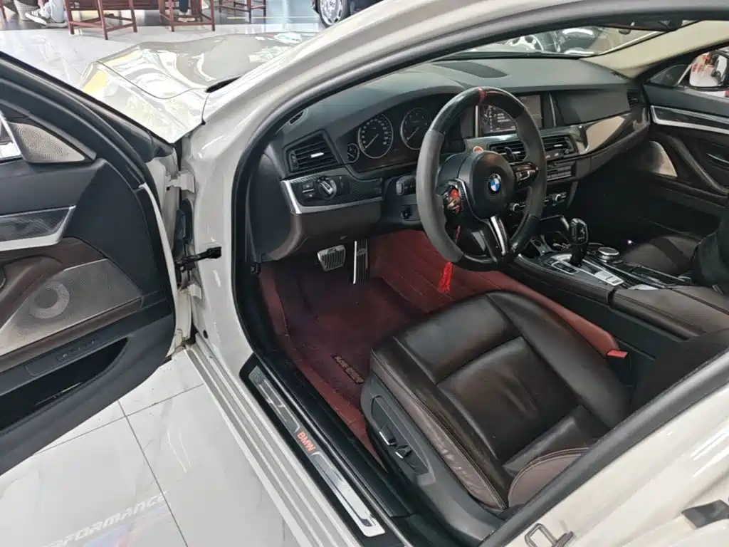 BMW 5 Series — миниатюра 16