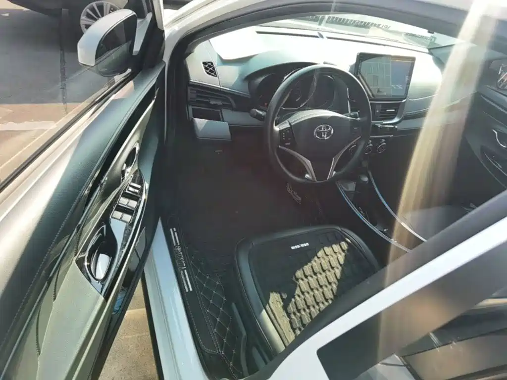 Toyota Yaris L — миниатюра 16