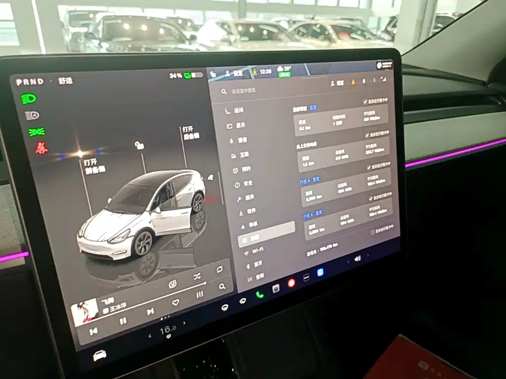 Tesla Model Y — миниатюра 13