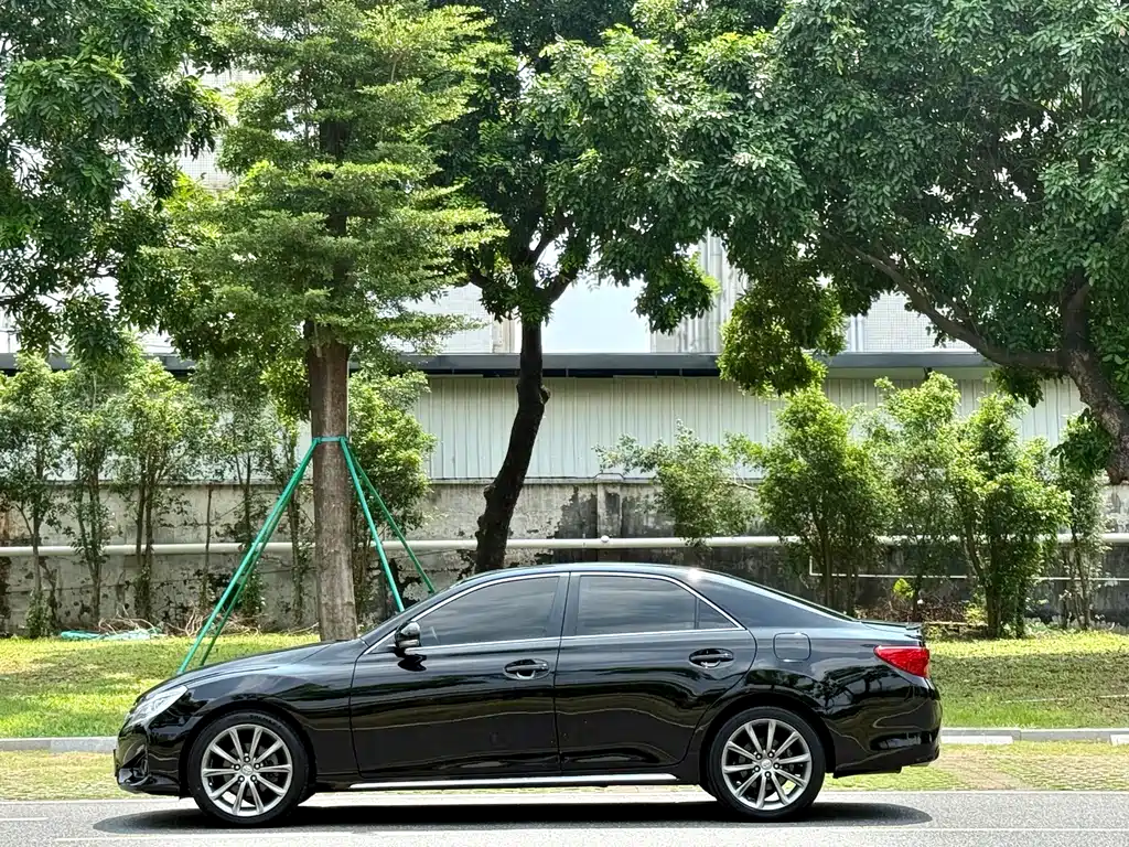Toyota Reiz — миниатюра 5