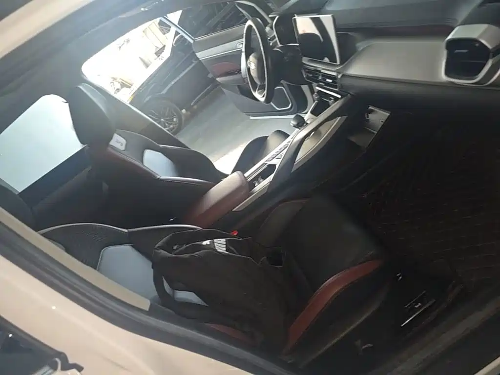 Geely Binyue — миниатюра 25