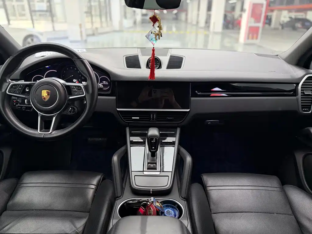 Porsche Cayenne Hybrid — миниатюра 8