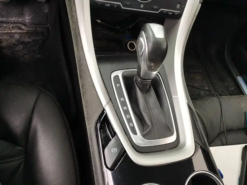 Ford Mondeo — миниатюра 10