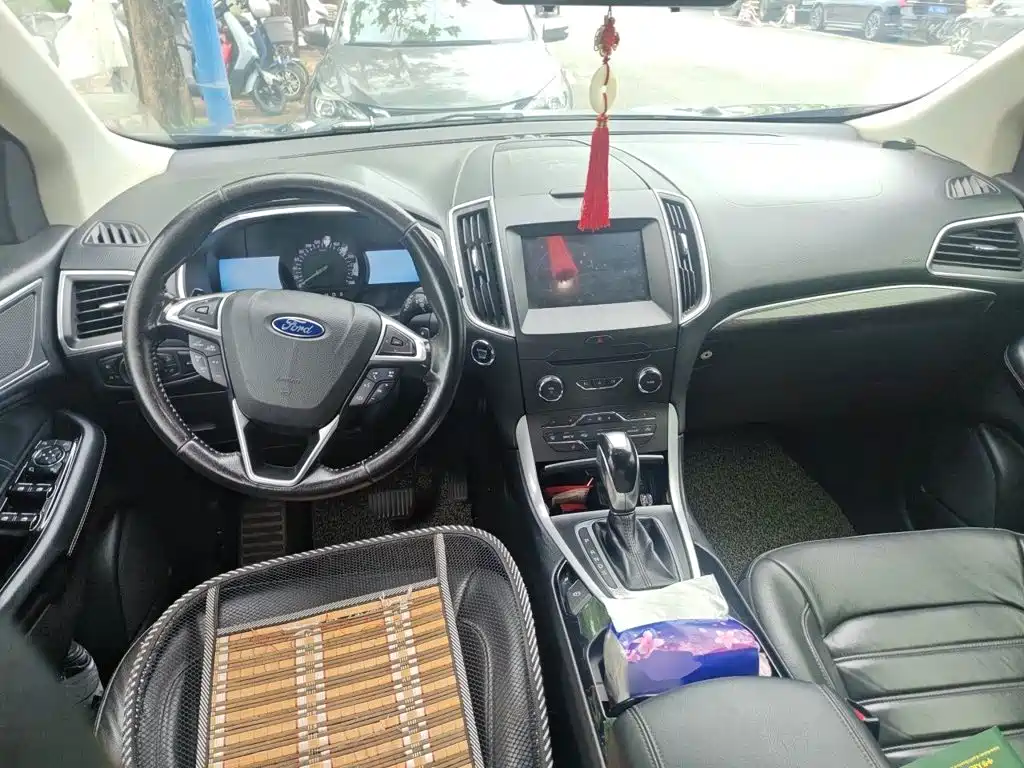 Ford Edge — миниатюра 10