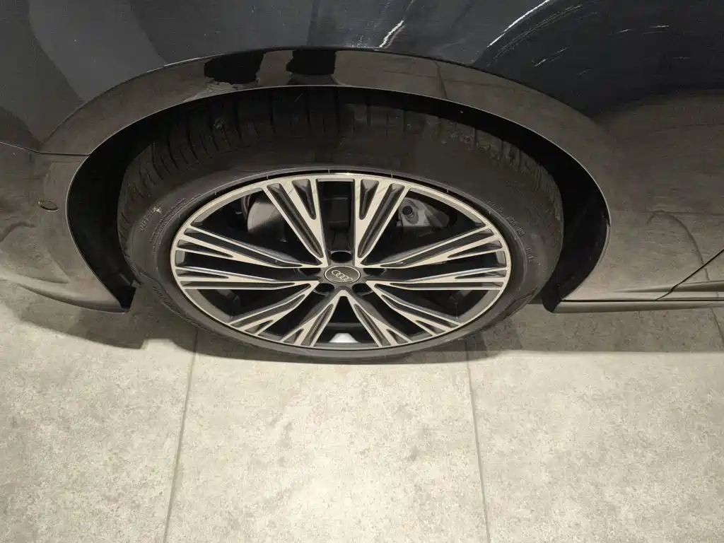 Audi A6L — миниатюра 25