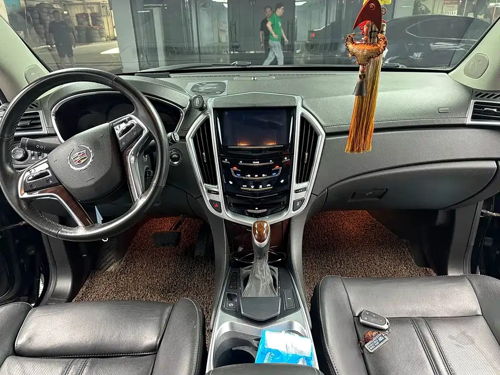 Cadillac SRX — миниатюра 12