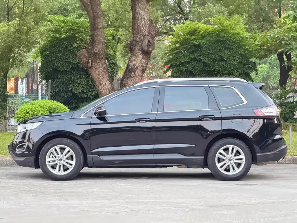 Ford Edge — миниатюра 4