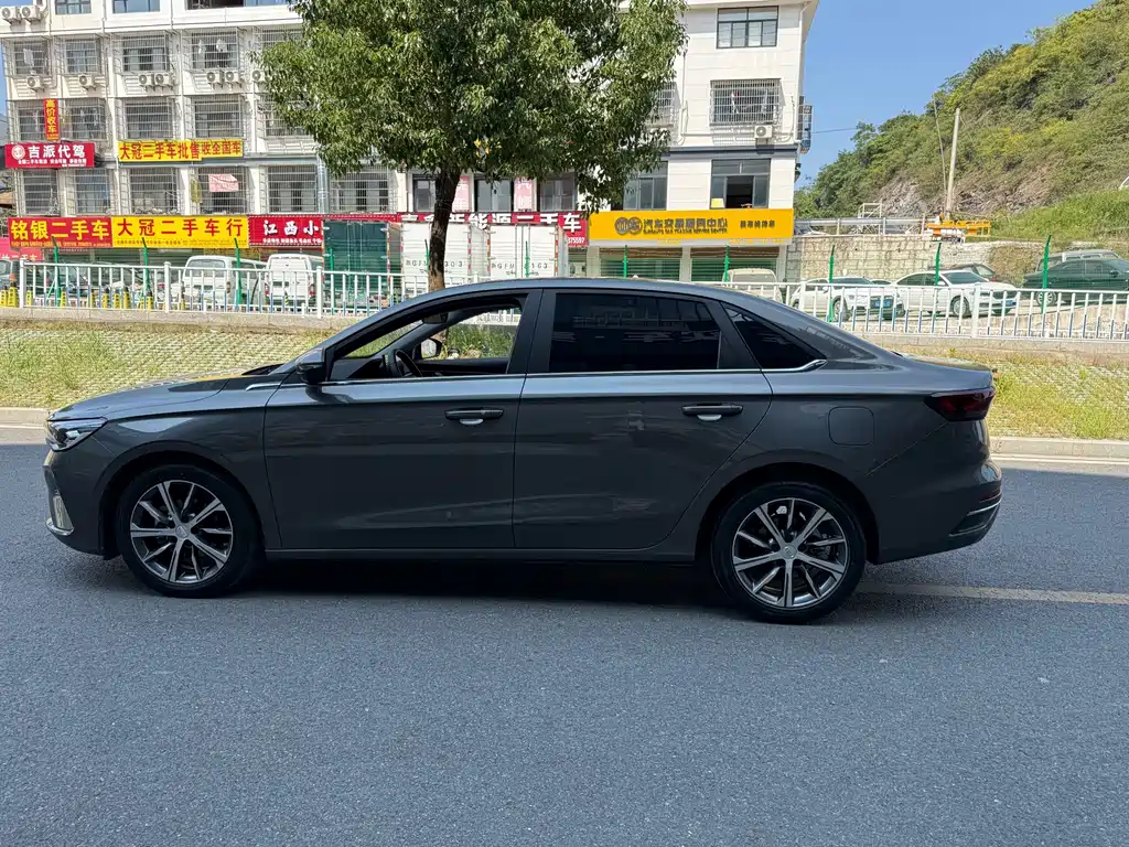 Geely Emgrand — миниатюра 10
