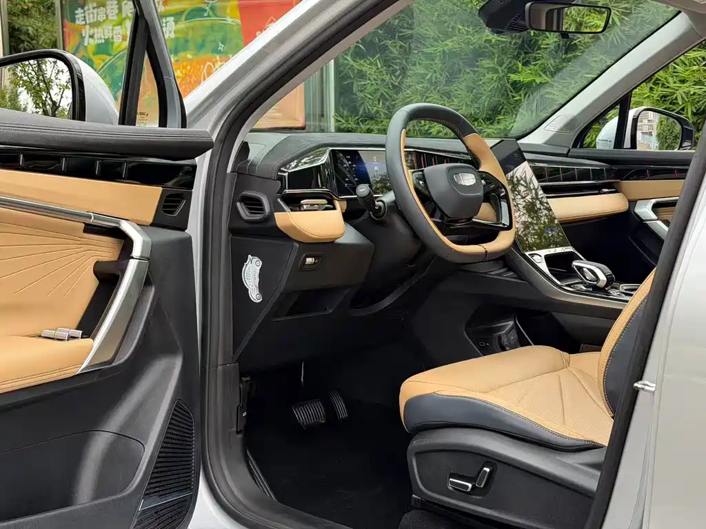 Geely Boyue L — миниатюра 8