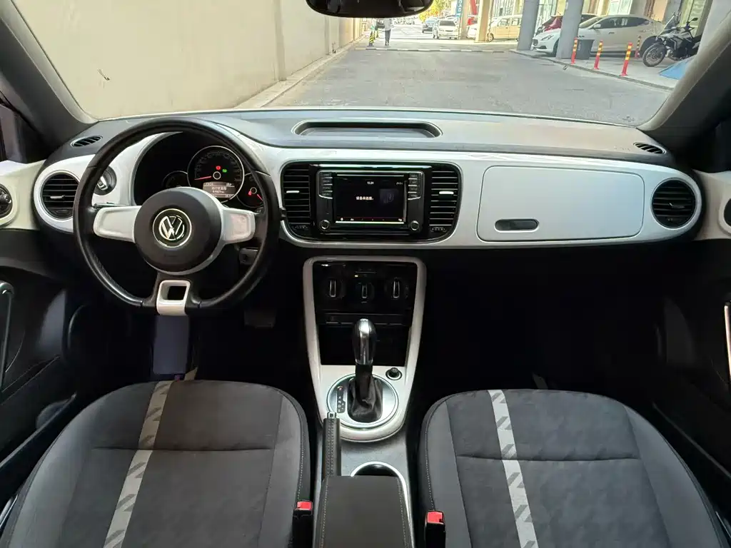 Volkswagen Beetle — миниатюра 7