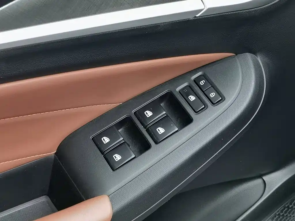 Changan Eado — миниатюра 9