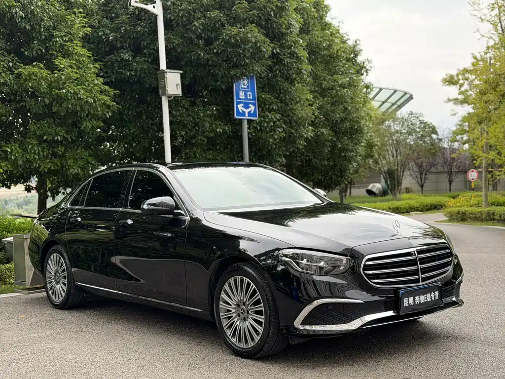 Mercedes-Benz E-Class — миниатюра 3