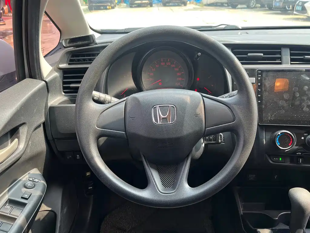 Honda Fit — миниатюра 10
