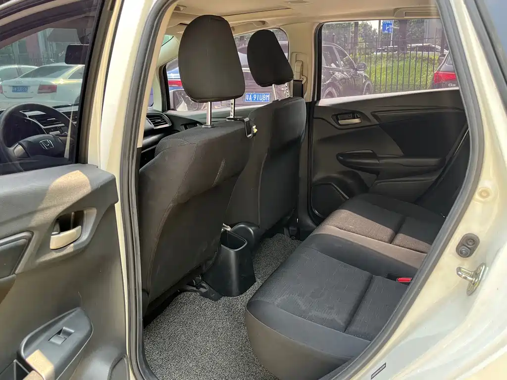 Honda Fit — миниатюра 9