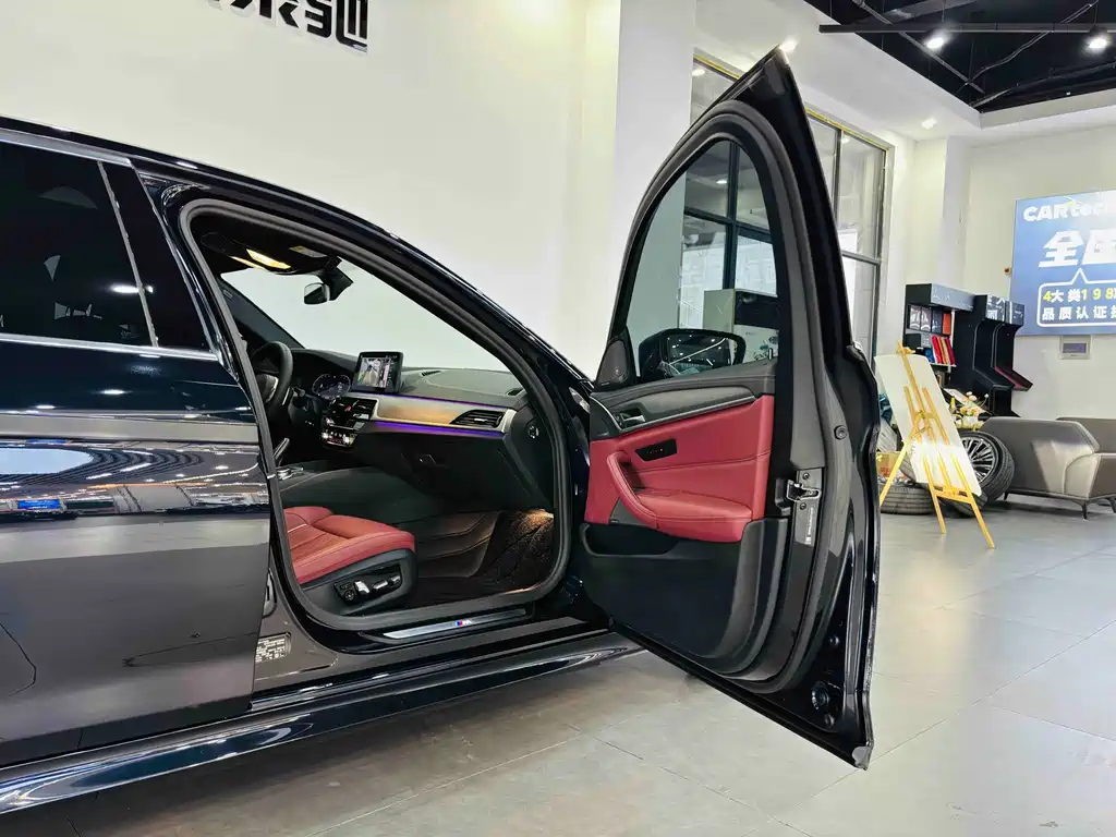 BMW 5 Series — миниатюра 33