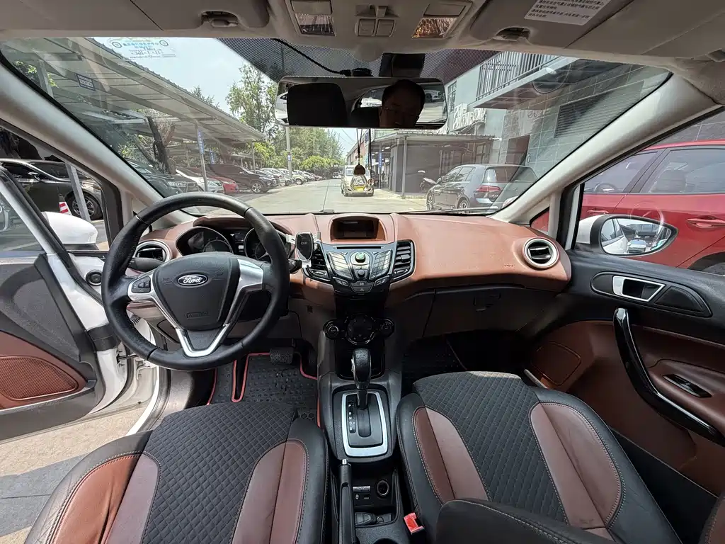 Ford Fiesta — миниатюра 10