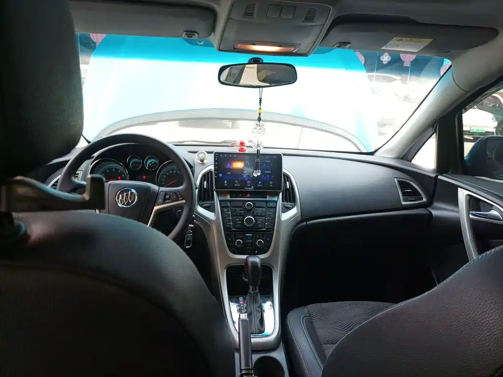 Buick Excelle — миниатюра 6