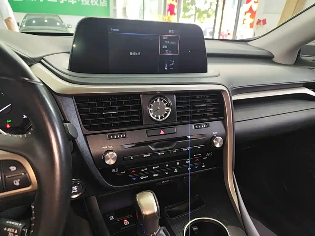 Lexus RX — миниатюра 13