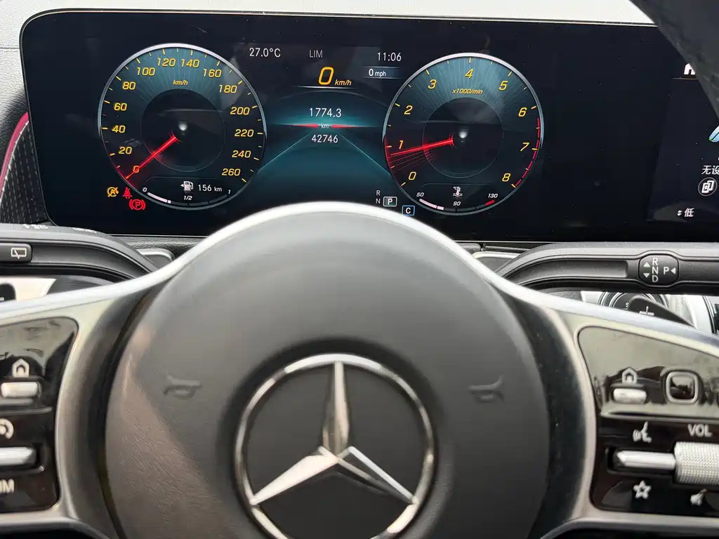 Mercedes-Benz GLB — миниатюра 14