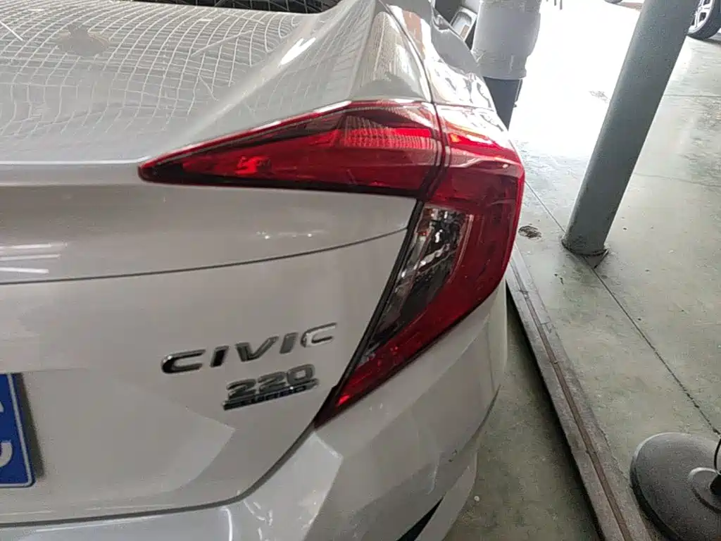 Honda Civic — миниатюра 8