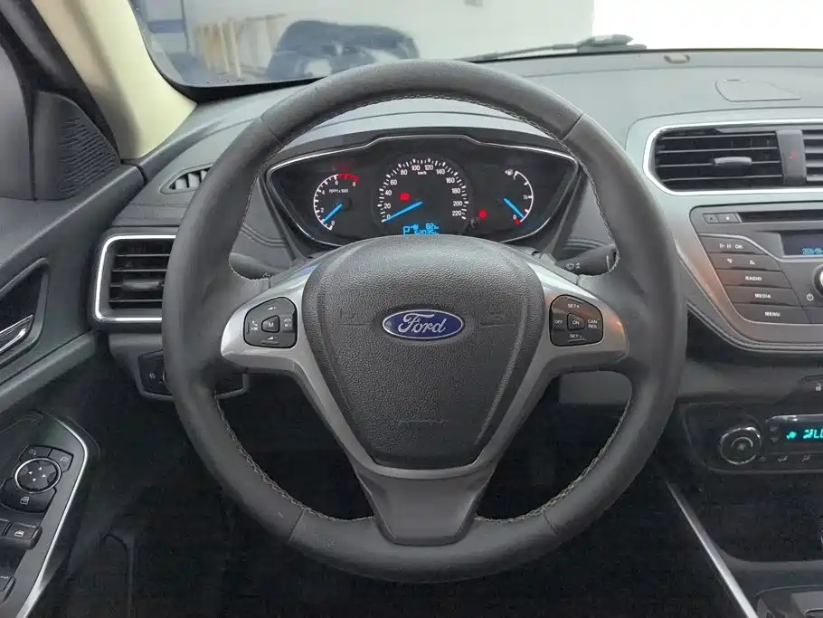 Ford Escort — миниатюра 15