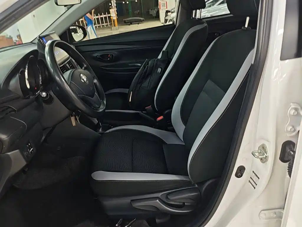 Toyota Yaris L — миниатюра 15