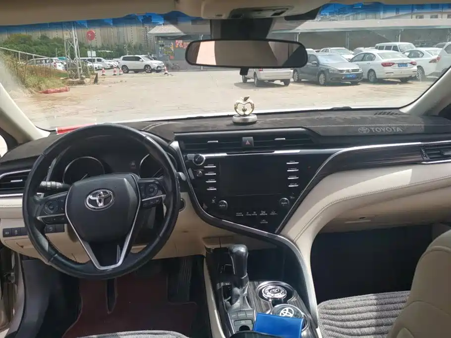 Toyota Camry — миниатюра 12