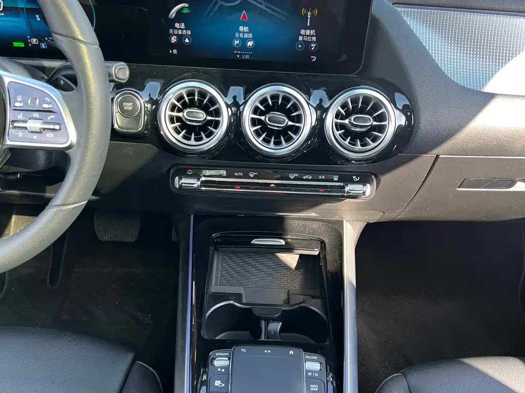 Mercedes-Benz EQA — миниатюра 12